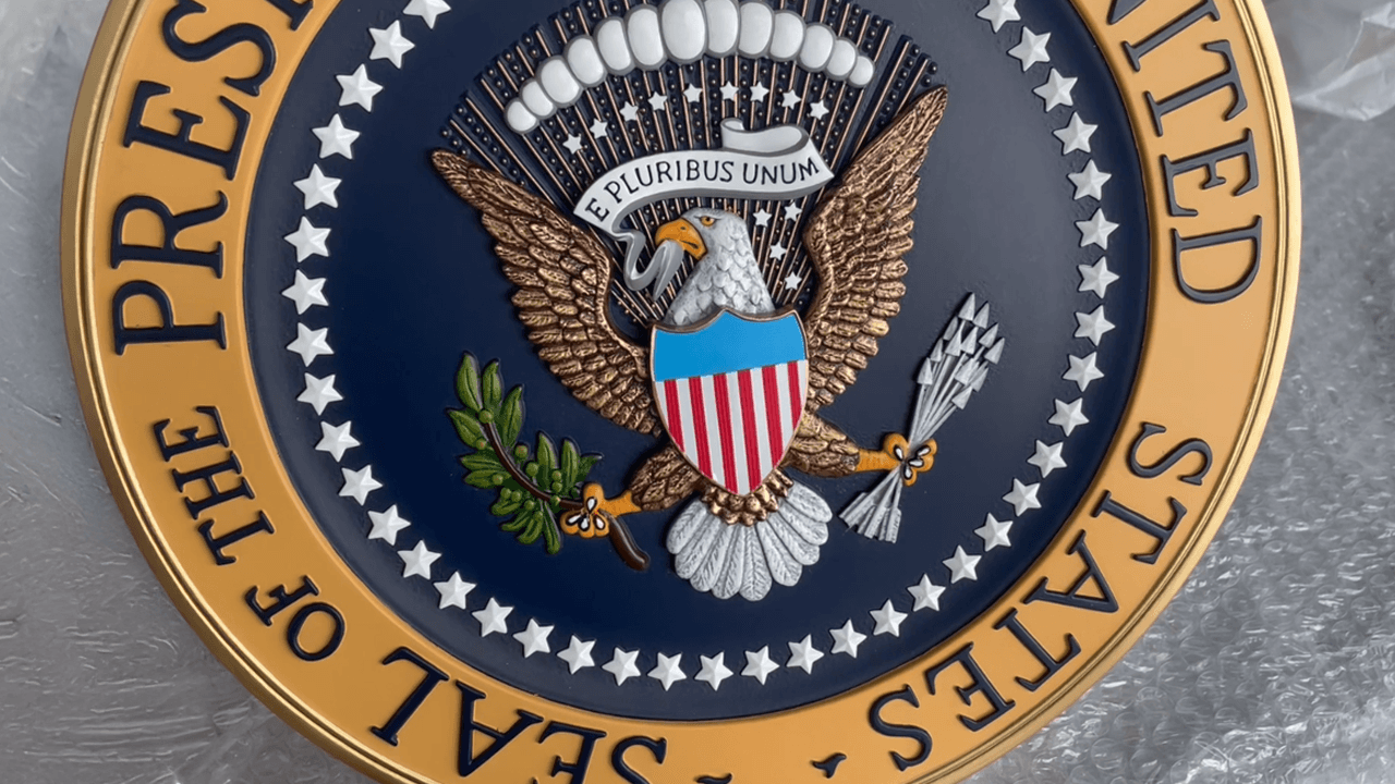 presidential-seal-controversy-hits-trump-memecoin-holder-event