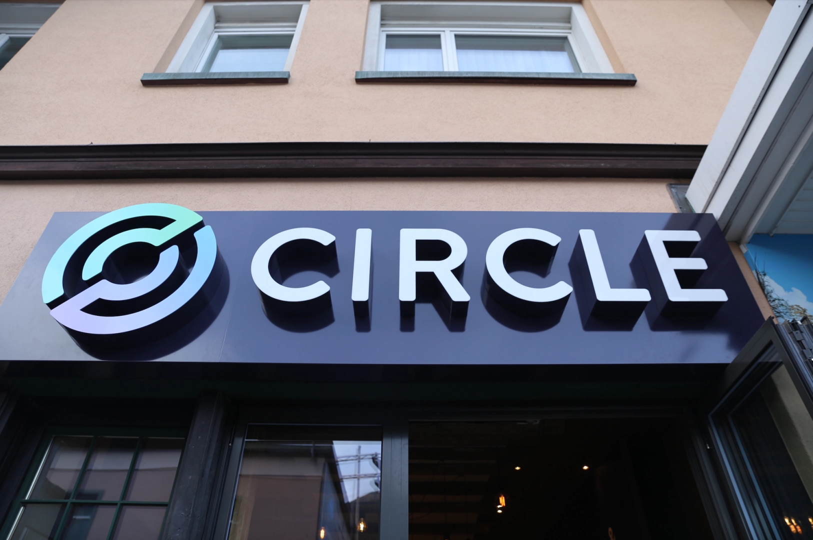 circle-prices-ipo-at-$31-per-share,-valuing-stablecoin-issuer-at-$6.9-billion