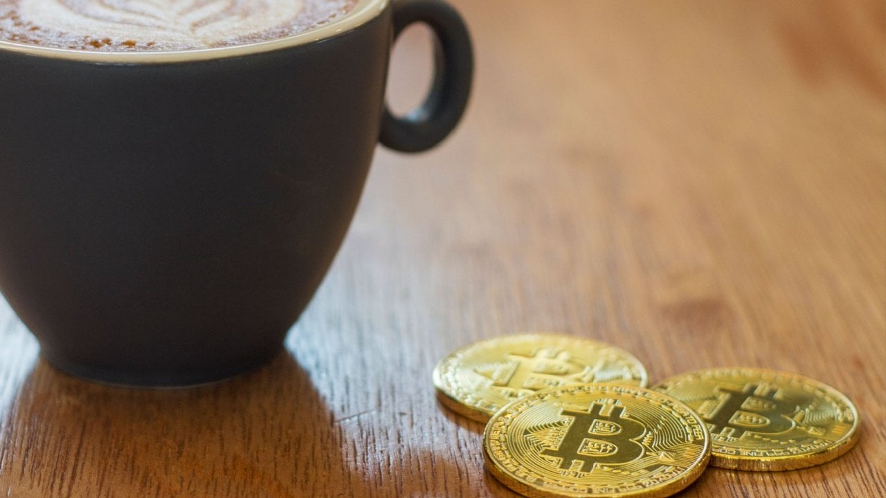 hail-mary-in-crypto:-spanish-coffee-chain-plans-massive-bitcoin-treasury—will-it-work?