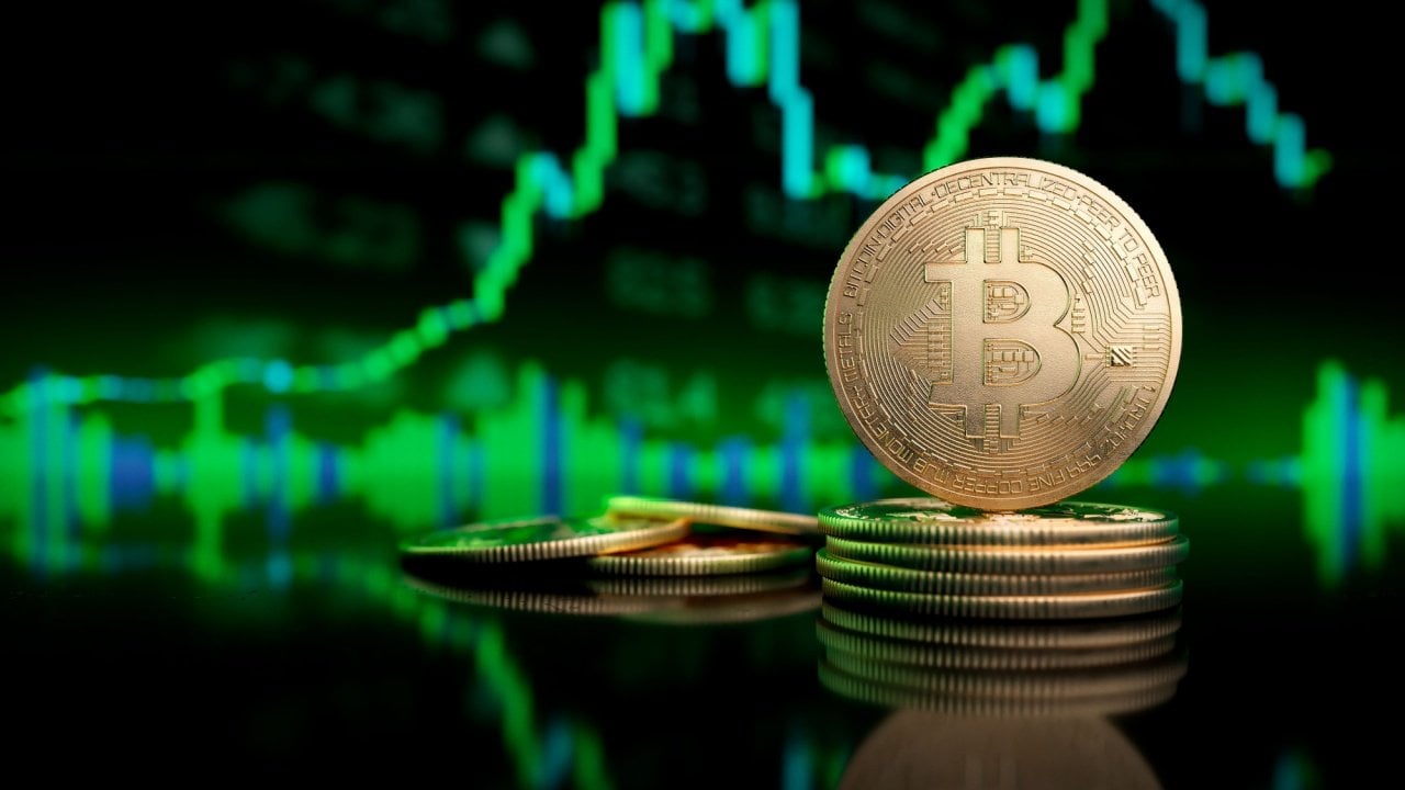 bitcoin-etfs-score-5th-day-of-inflows-as-ether-etfs-hit-record-breaking-volume
