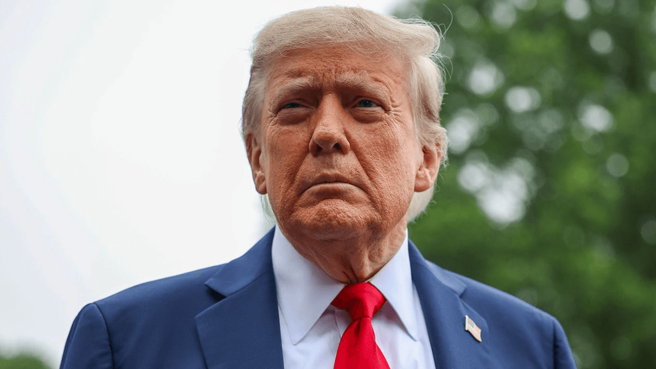trump-drafts-letter-to-fire-fed-chair-powell,-polls-gop-support:-nyt 