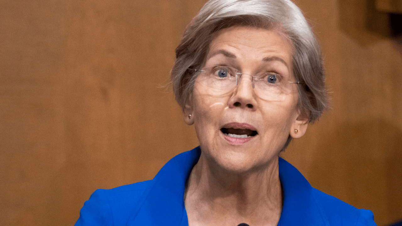 senator-elizabeth-warren-says-crypto-deregulation-could-‘blow-up’-wall-street