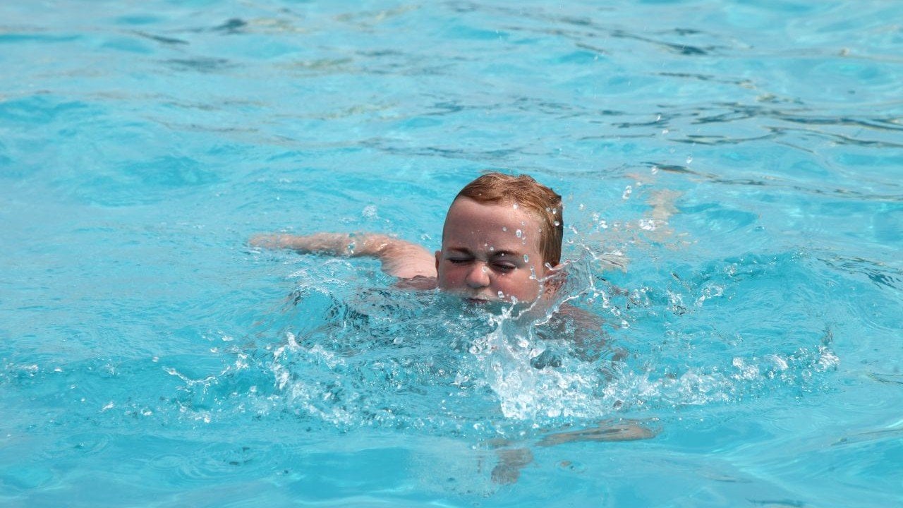 bitcoin-treads-water-as-dominance-falls-to-lowest-level-in-4-months