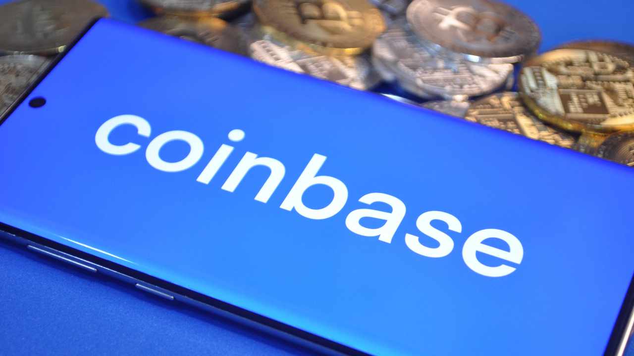 coinbase-ceo-urges-early-action-as-crypto-hits-netflix-vs-blockbuster-moment