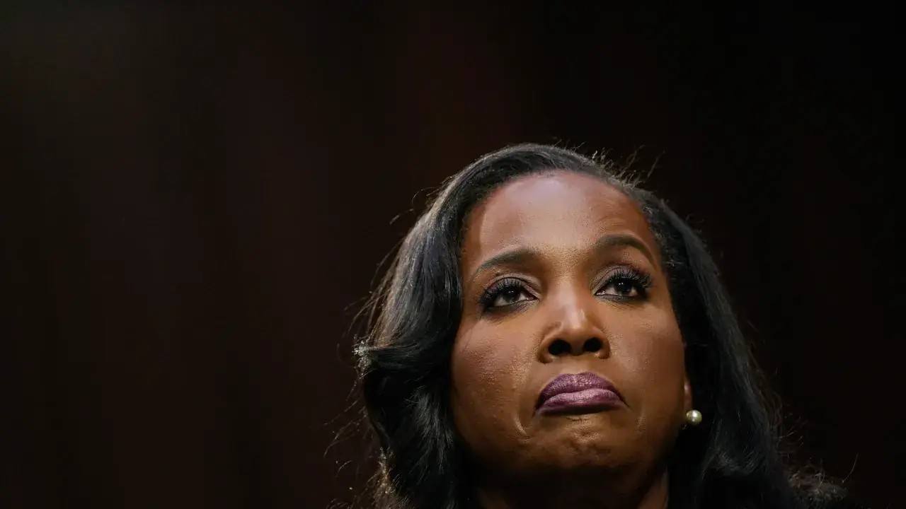 trump-wants-to-fire-fed-governor-lisa-cook