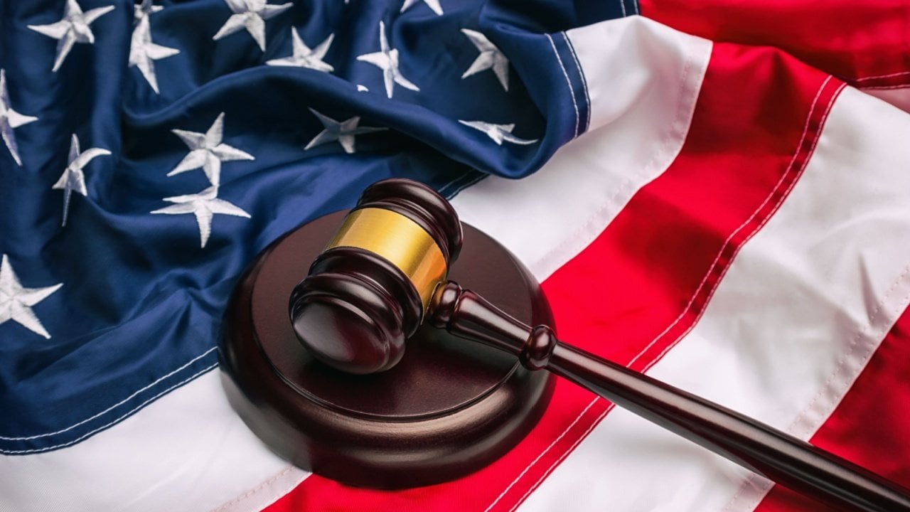 coinbase-clo-argues-former-sec-crypto-stance-shares-similarities-with-us-tariffs-case