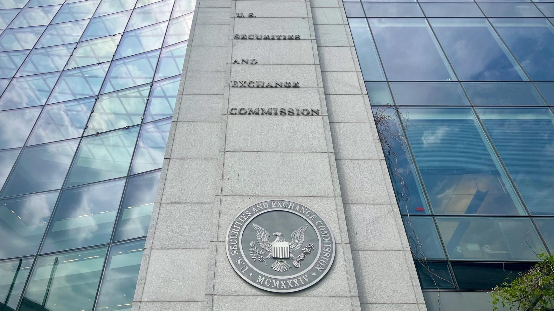 sec-tells-issuers-to-pull-19b-4s;-etfs-could-be-approved-‘absurdly-fast’