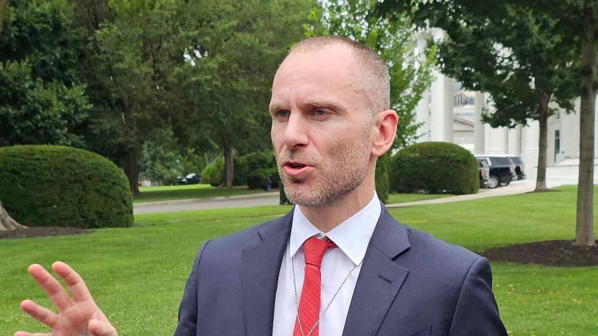 tether-eyes-fresh-investments-to-push-usat-stablecoin-to-100m-americans-at-december-launch