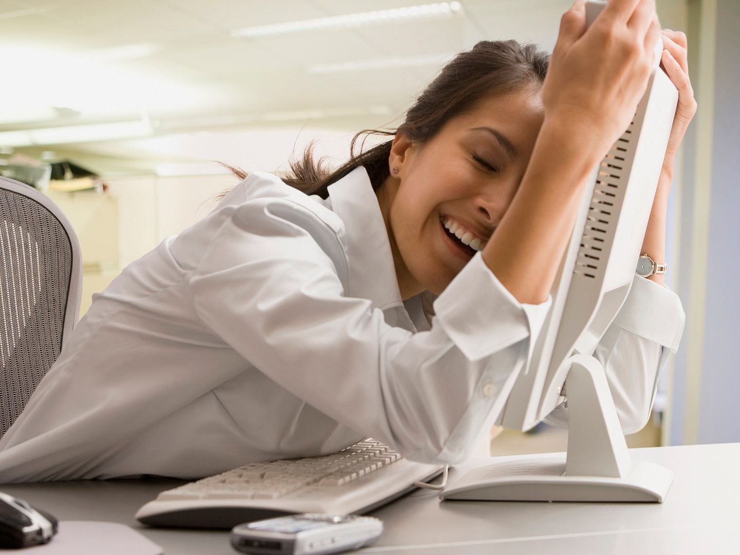 crypto-markets-manage-modest-move-higher-friday,-trimming-weekly-losses