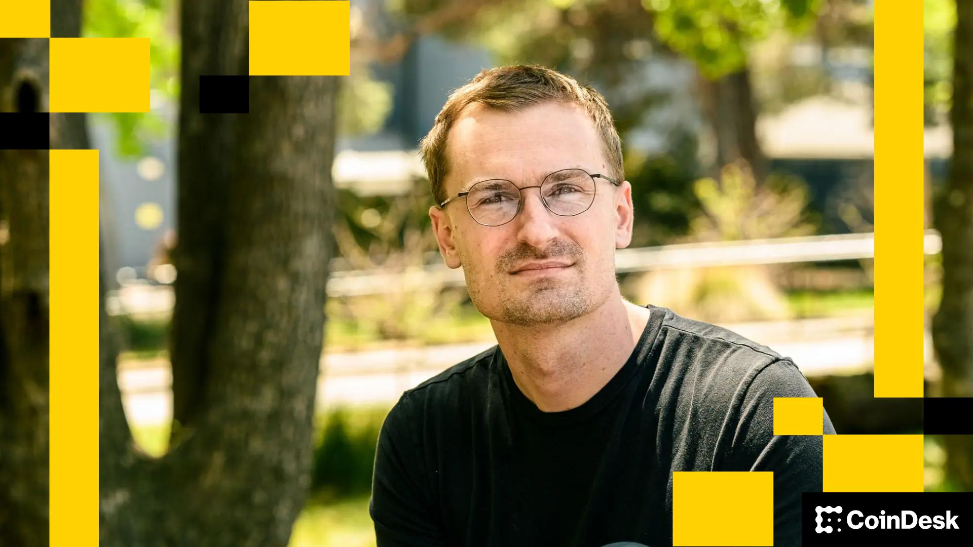 coinbase’s-base-faces-builder-backlash-over-creator-coin-push