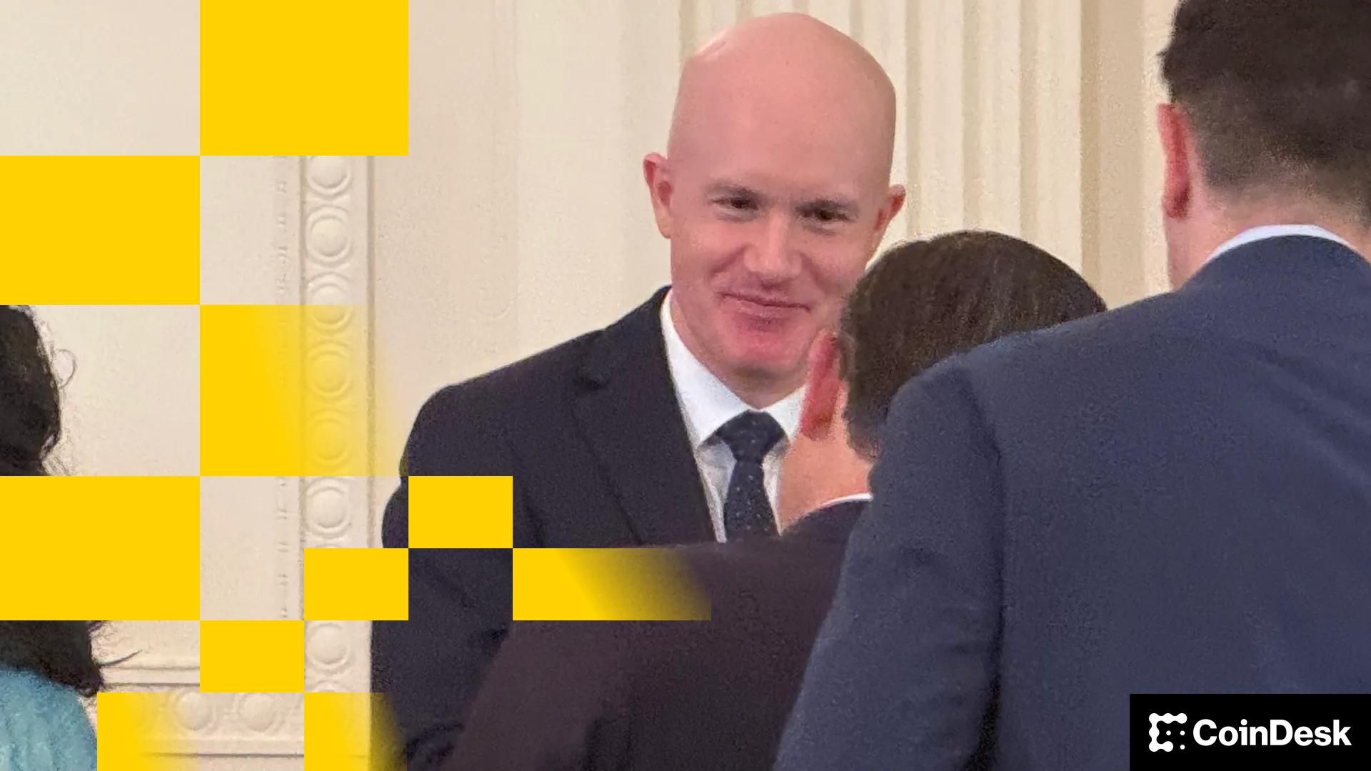coinbase-refutes-rumors-of-white-house’s-threat-to-pull-support-for-crypto-bill